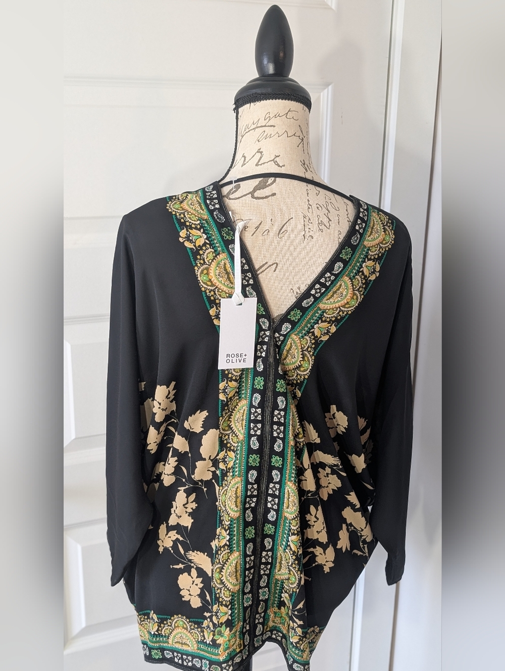 Rose & Olive Black V-Neck Embroidered Floral Tunic with Green Trim Size L - Picture 2 of 8